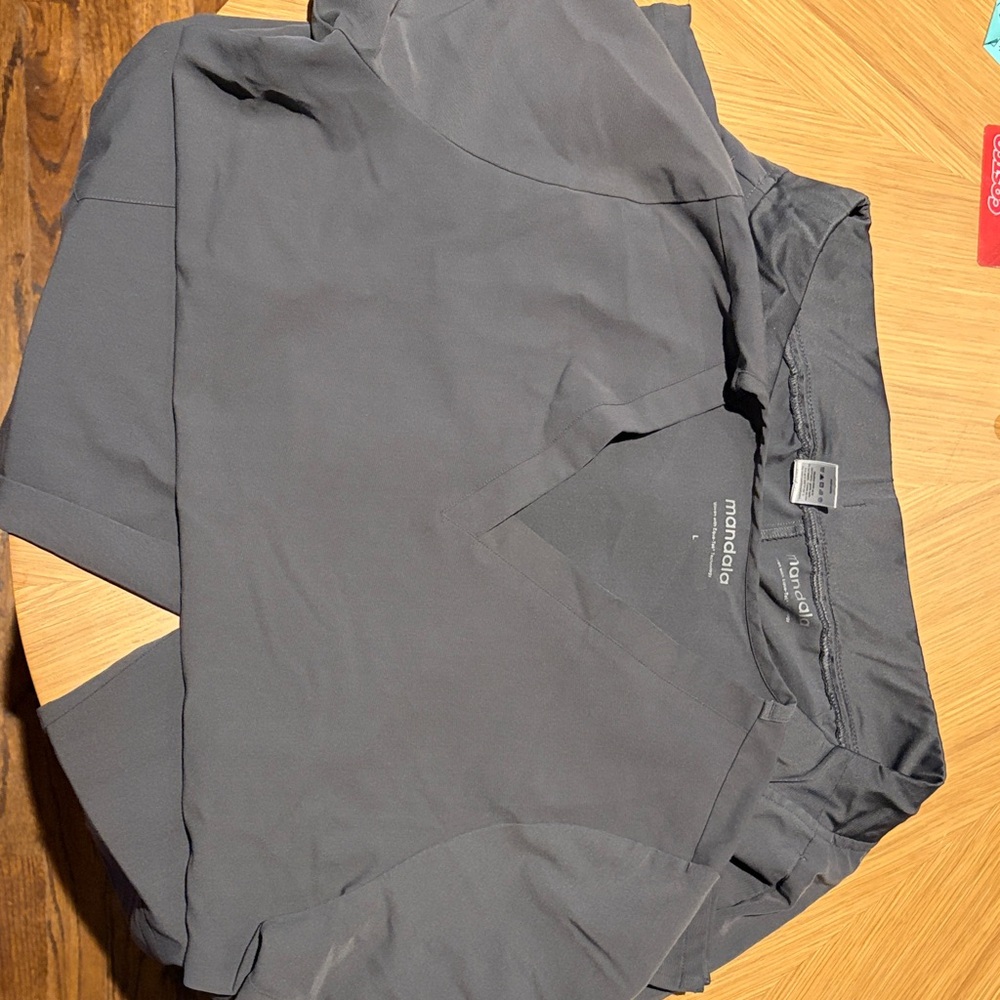 Mandala Women's V-neck Scrub Top in Charcoal Gray